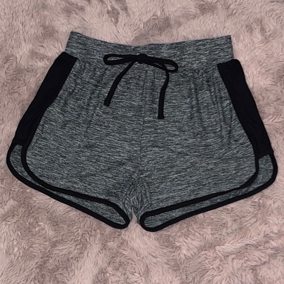 No Boundaries Pants - XS Black gray athletic loungewear short gym shorts drawstring PE sports bottoms​